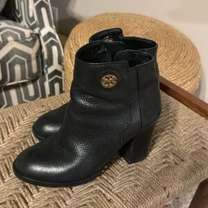 Tory Burch Black Booties Sz 7 Side zipper, gold logo